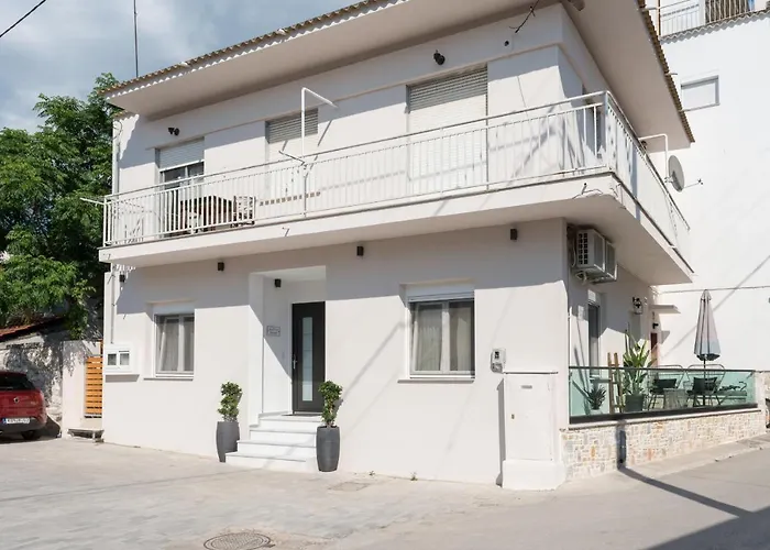 Iliana & Sarra 2 Apartment *